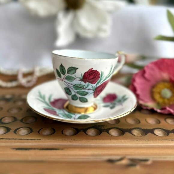 Delphine Bone China Tea Cup & Saucer Set With Red Rose Design Made In England - Picture 8 of 15